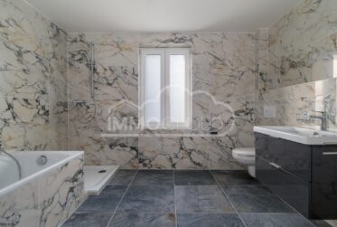 Triplex avec grand jardin de 790 m2 ! Lot 1
