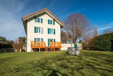 Triplex avec grand jardin de 790 m2 ! Lot 1