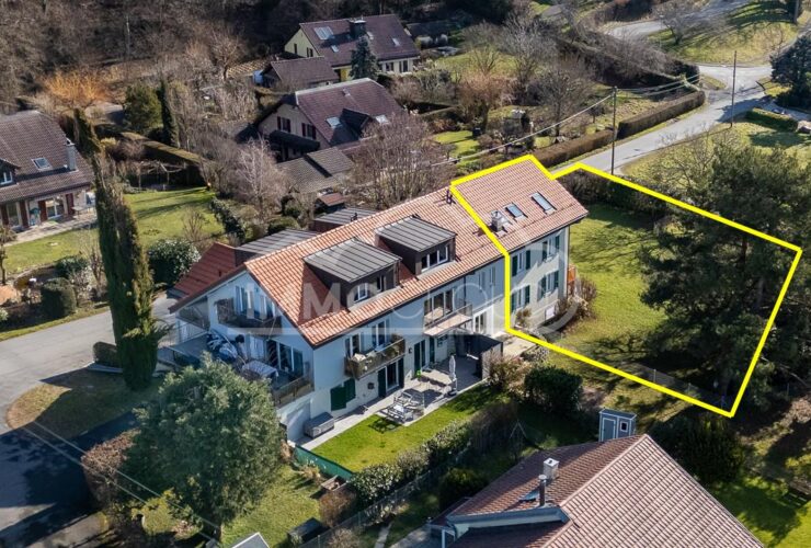 Triplex avec grand jardin de 790 m2 ! Lot 1