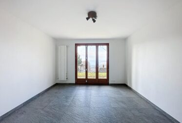 Superbe chalet avec vue panoramique sur le lac et les montagnes !