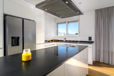 Superbe duplex avec terrasse et jardin