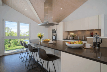 Villa contemporaine avec jardin et vue forêt