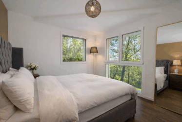 Villa contemporaine avec jardin et vue forêt