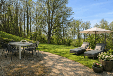 Villa contemporaine avec jardin et vue forêt