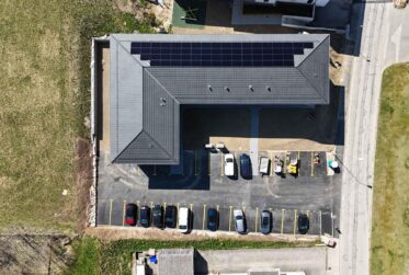 Places de parc extérieures ou extérieures couvertes