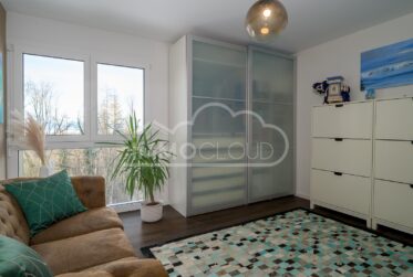 Villa contemporaine avec jardin et vue forêt